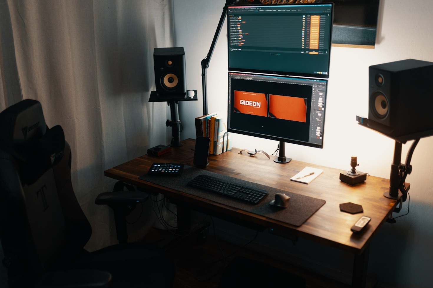 Ten Minimalist Accessories For Better Focus